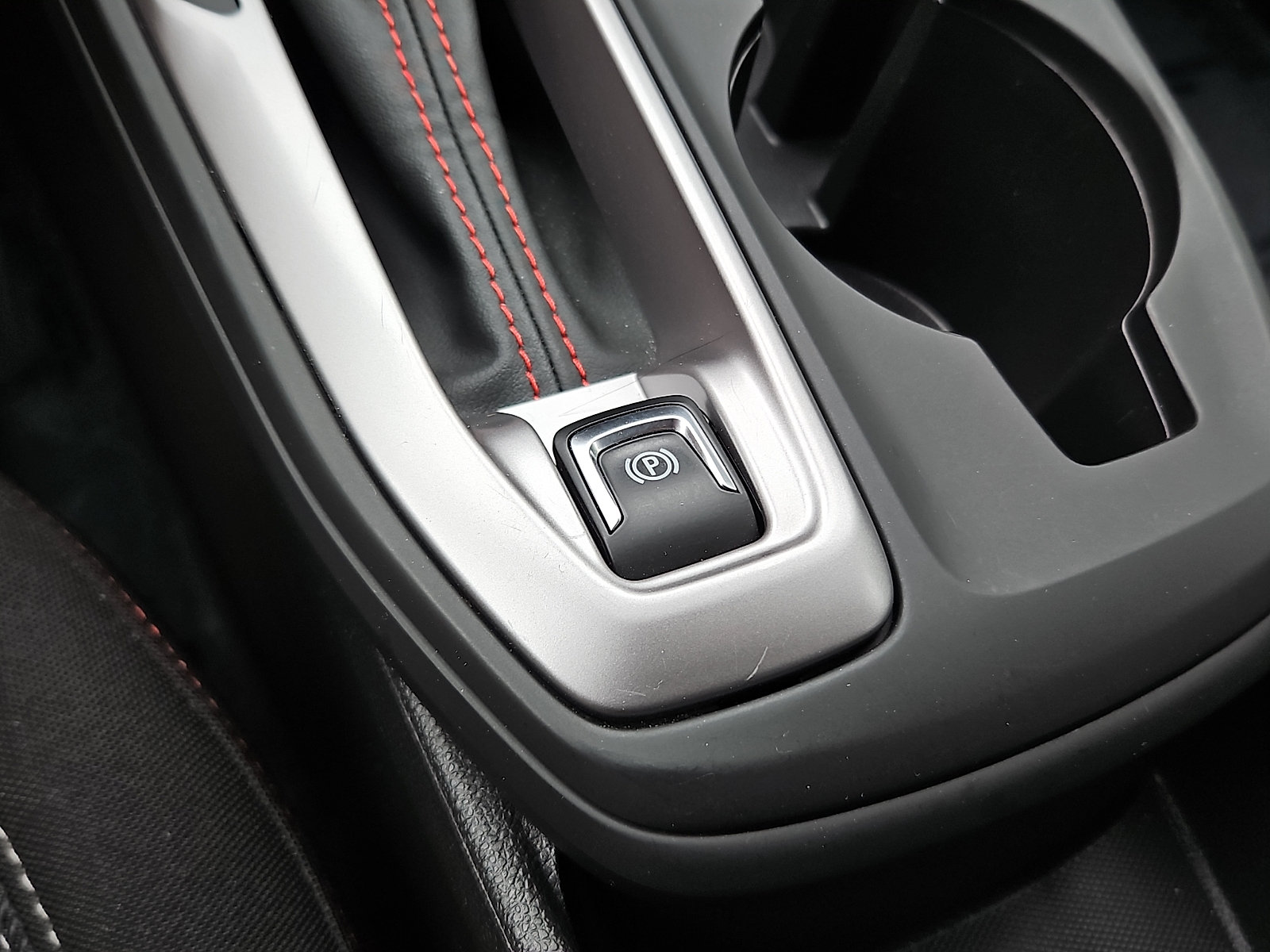 Used 2024 Chevrolet Trax RS w/ Driver Confidence Package FWD image 23