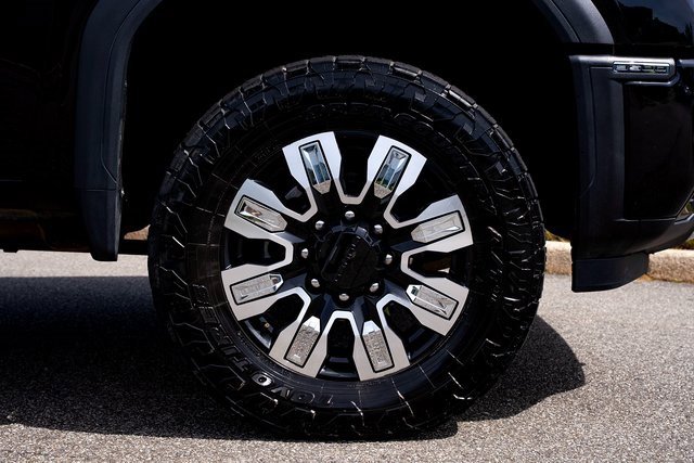 Used 2024 GMC Sierra 3500 Denali w/ Denali Reserve Package image 19