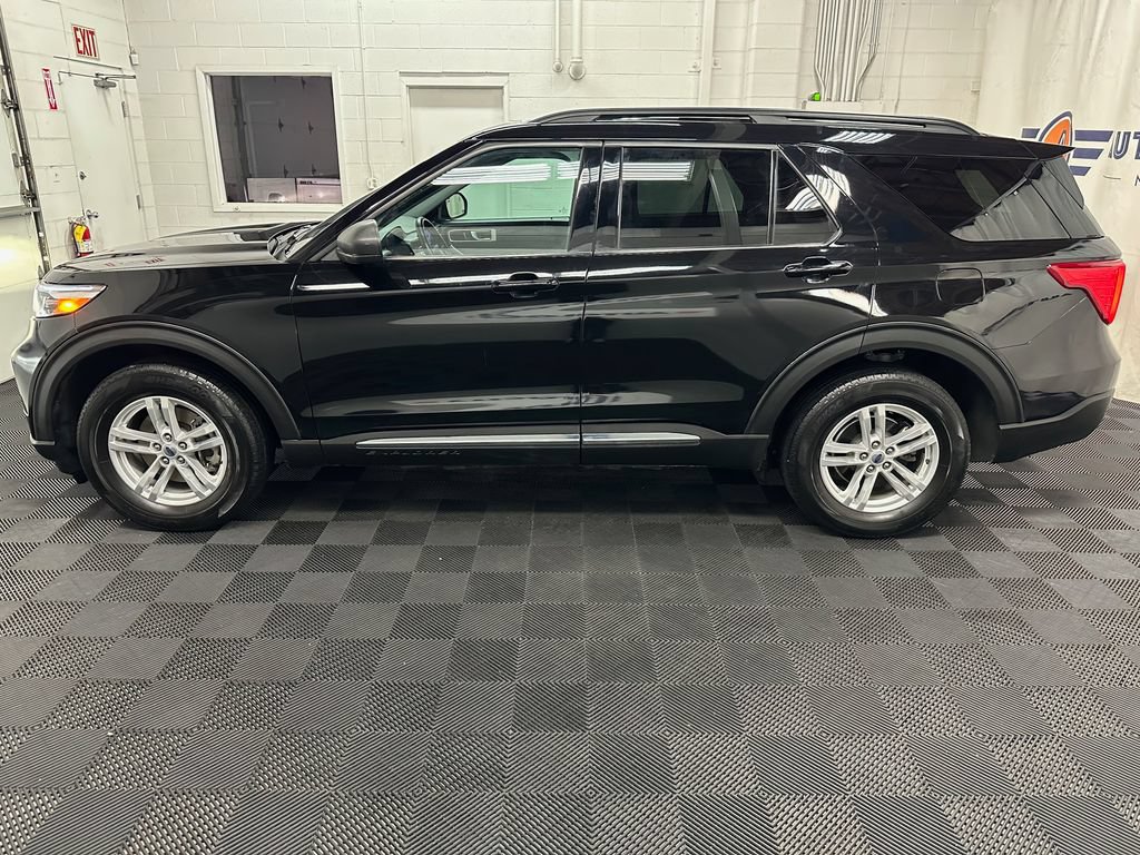Used 2022 Ford Explorer XLT AWD/4WD image 6