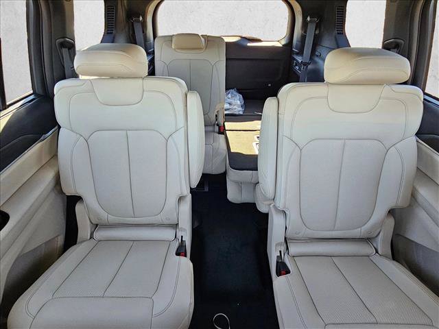 New 2025 Jeep Grand Cherokee L Limited w/ Luxury Tech Group II RWD image 16