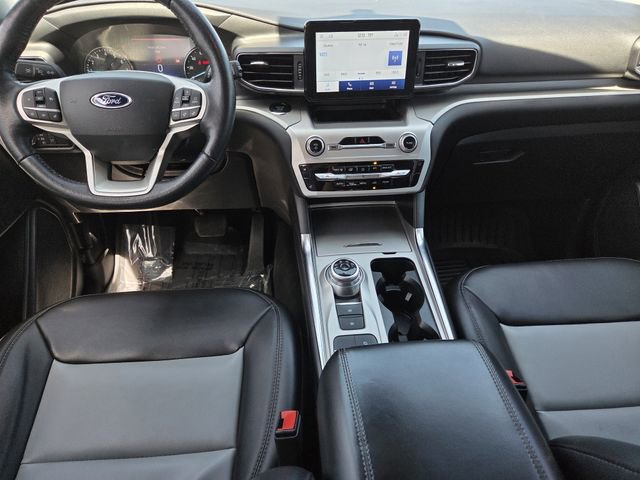 Used 2022 Ford Explorer XLT w/ Equipment Group 202A image 8