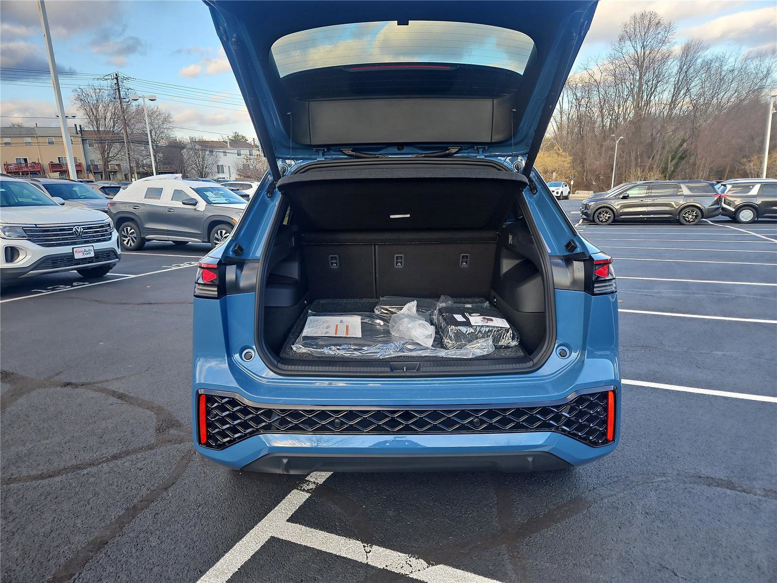 New 2026 Volkswagen Tiguan SEL R-Line image 5