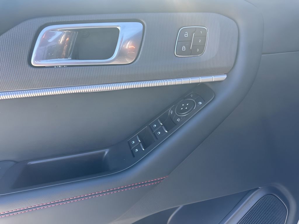 Used 2025 Ford Explorer ST-Line w/ Premium Package image 28