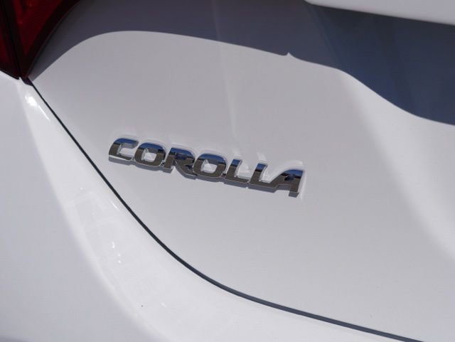 Used 2017 Toyota Corolla LE FWD image 9