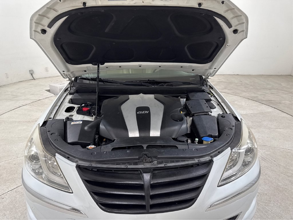 Used 2012 Hyundai Genesis 3.8 w/ Premium Pkg RWD image 18