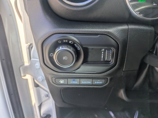 Used 2023 Jeep Wrangler Unlimited Sahara AWD/4WD image 21