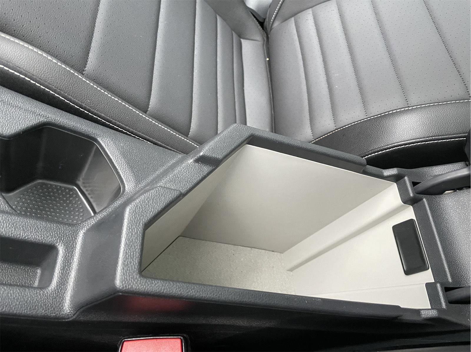 Used 2022 Volkswagen Jetta SE w/ Panoramic Sunroof Package FWD image 30