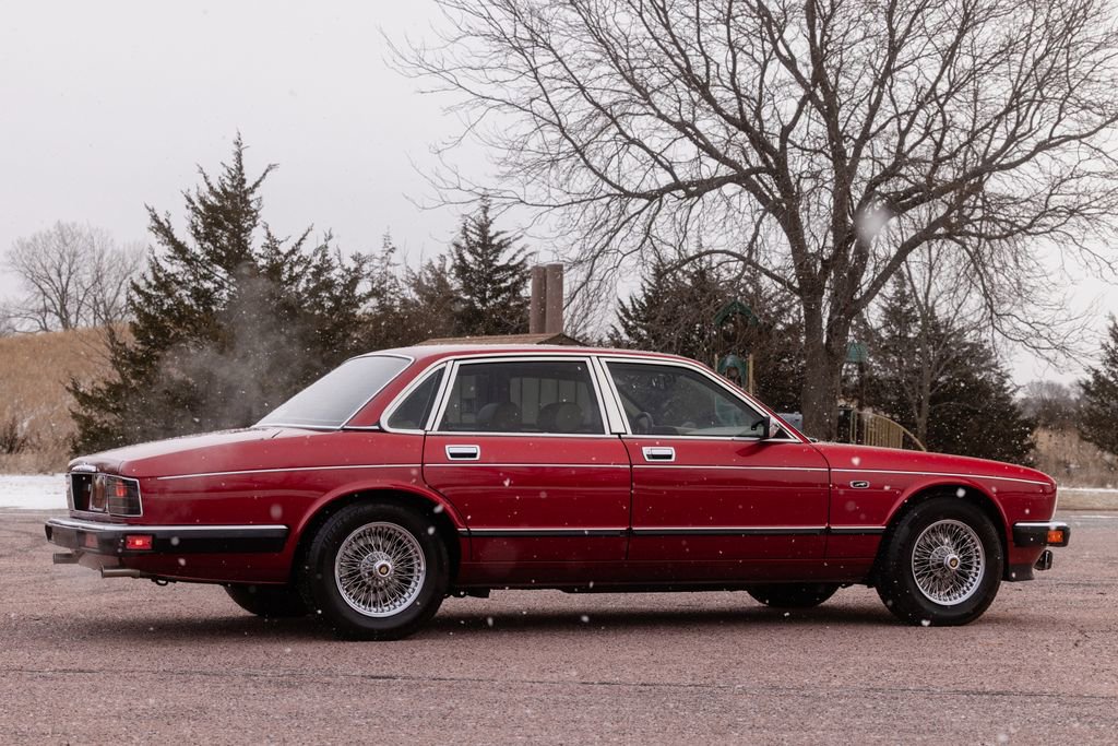 Used 1992 Jaguar XJ Vanden Plas image 30