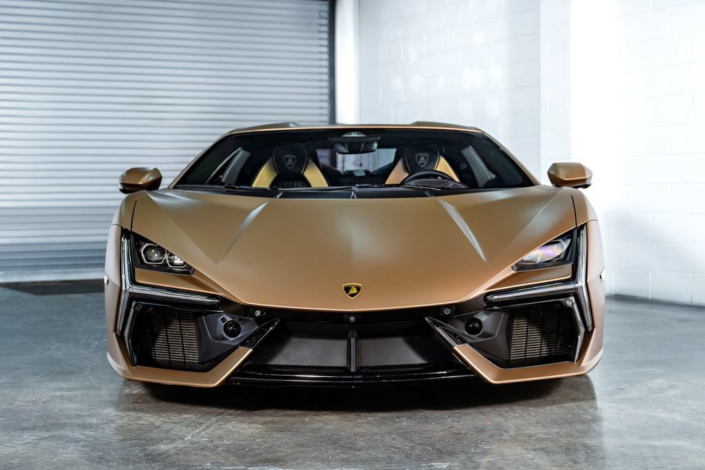 Used 2024 Lamborghini Revuelto AWD/4WD image 18