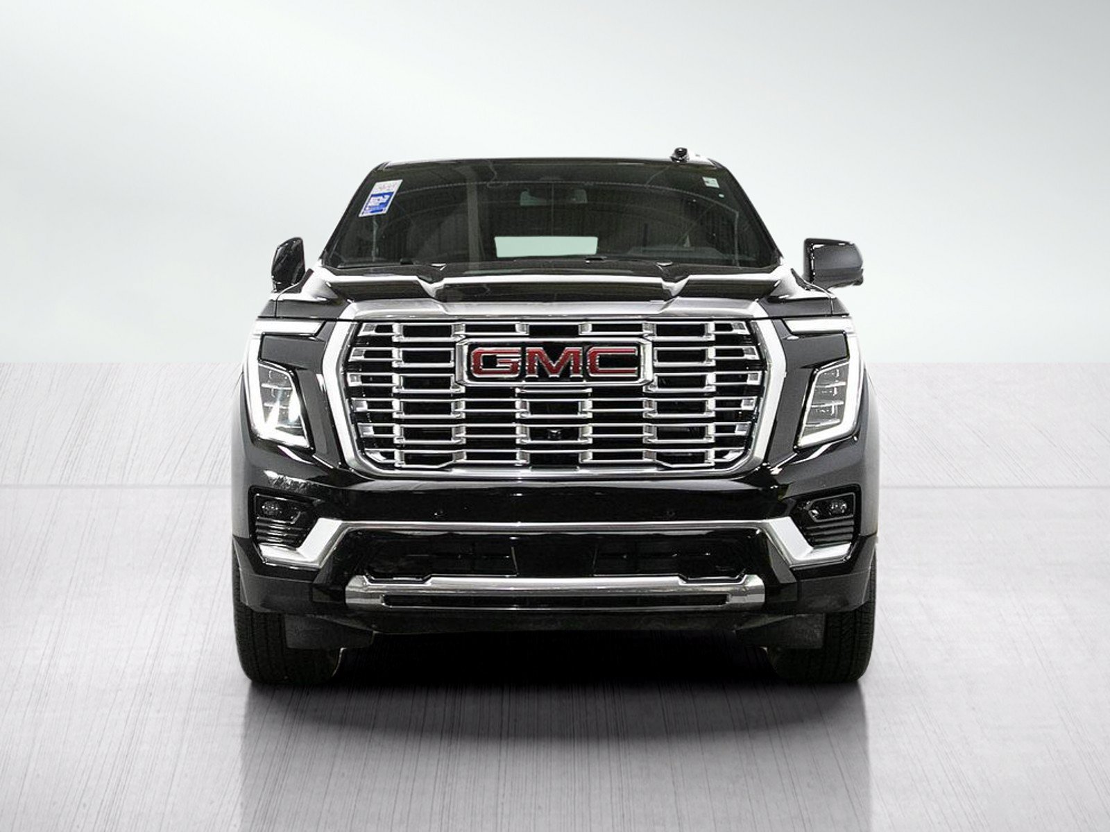 Used 2025 GMC Yukon XL Denali w/ Sun & Power Step Package AWD/4WD image 8