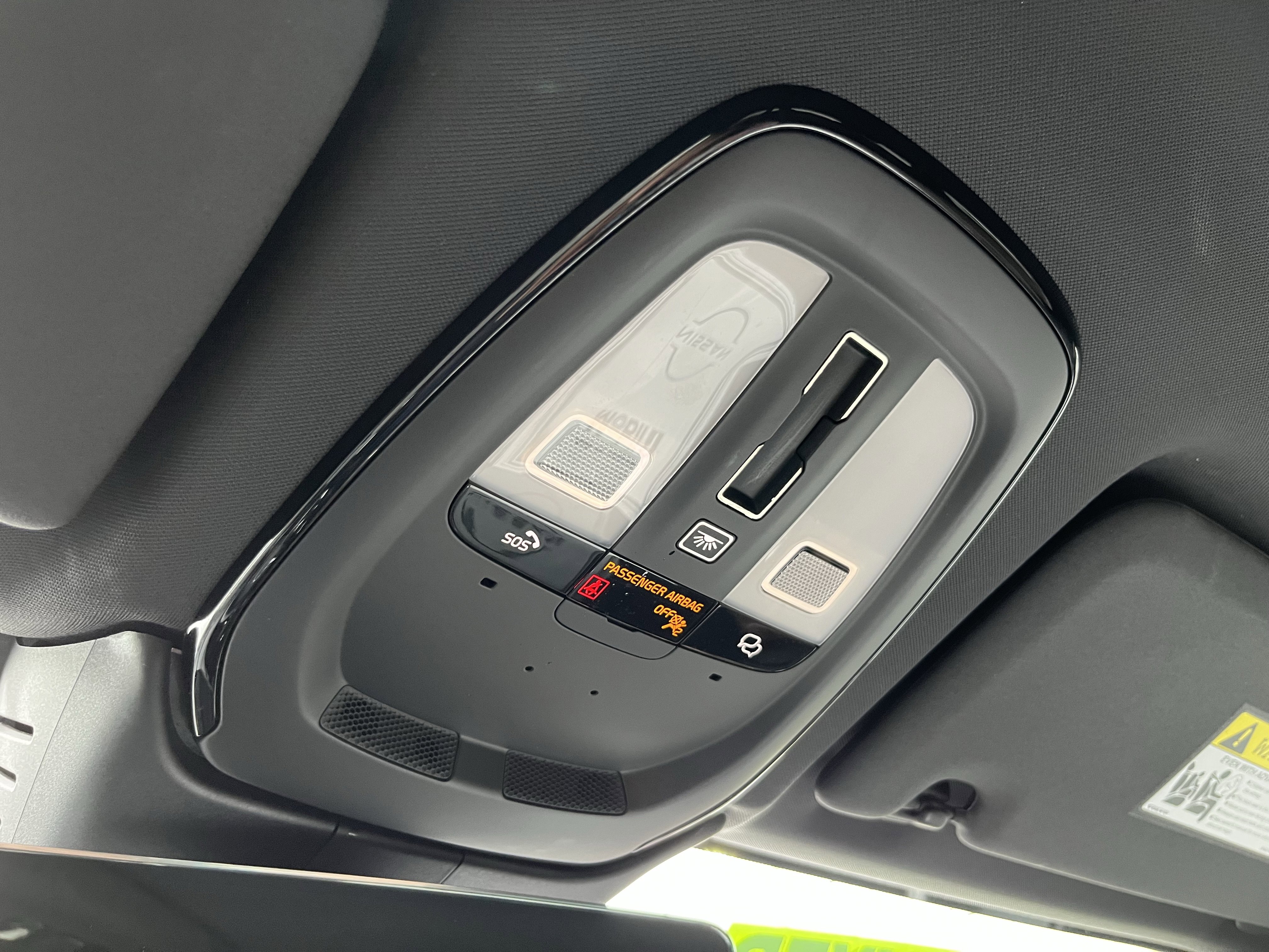 Used 2023 Volvo XC60 T8 Plus image 30