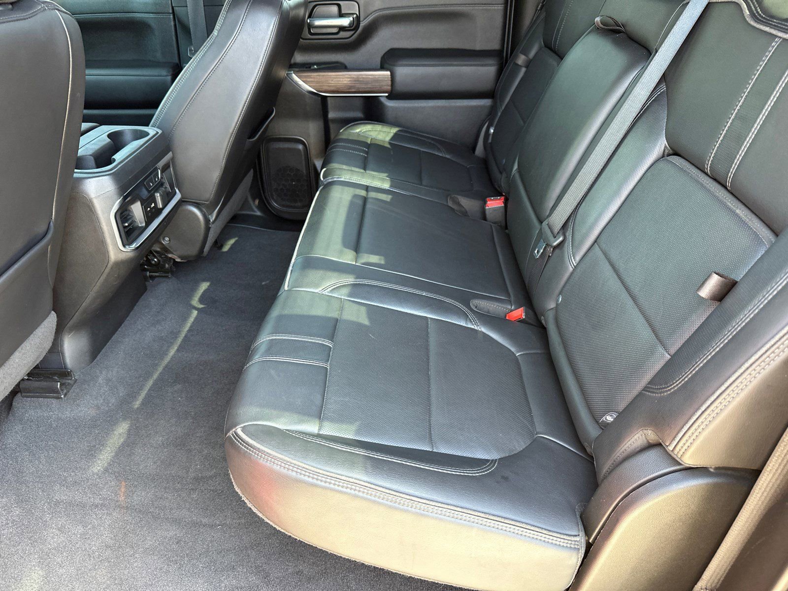 Used 2020 Chevrolet Silverado 1500 High Country w/ Technology Package AWD/4WD image 18