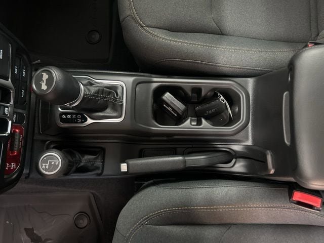 New 2025 Jeep Wrangler Willys AWD/4WD image 32