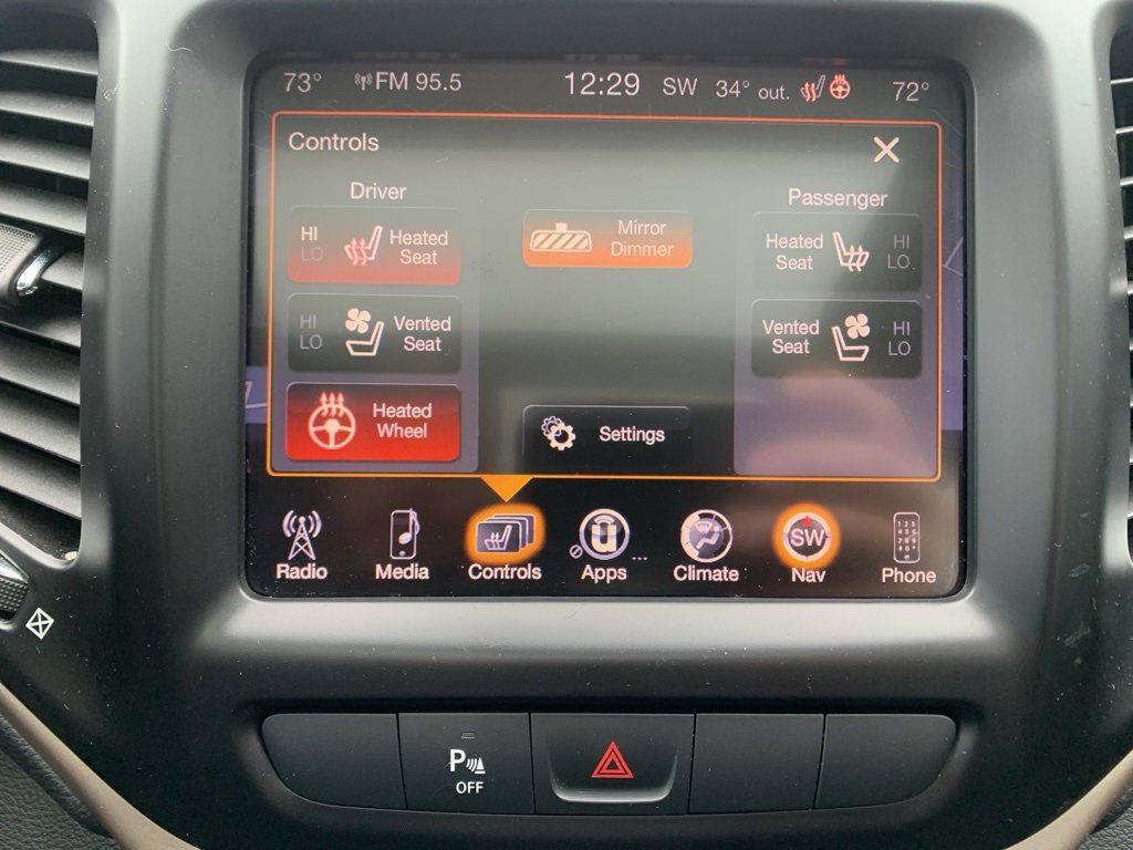 Used 2015 Jeep Cherokee Limited w/ Luxury Group image 26