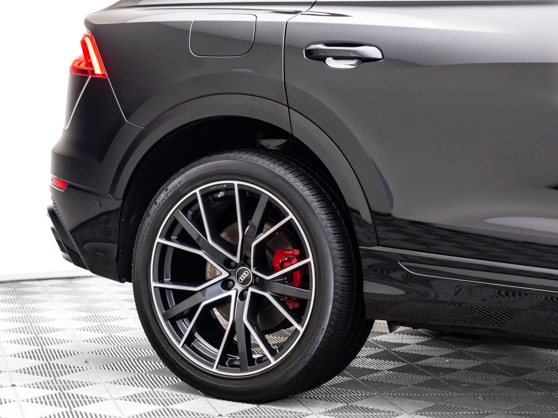 Used 2023 Audi Q8 Premium Plus image 32