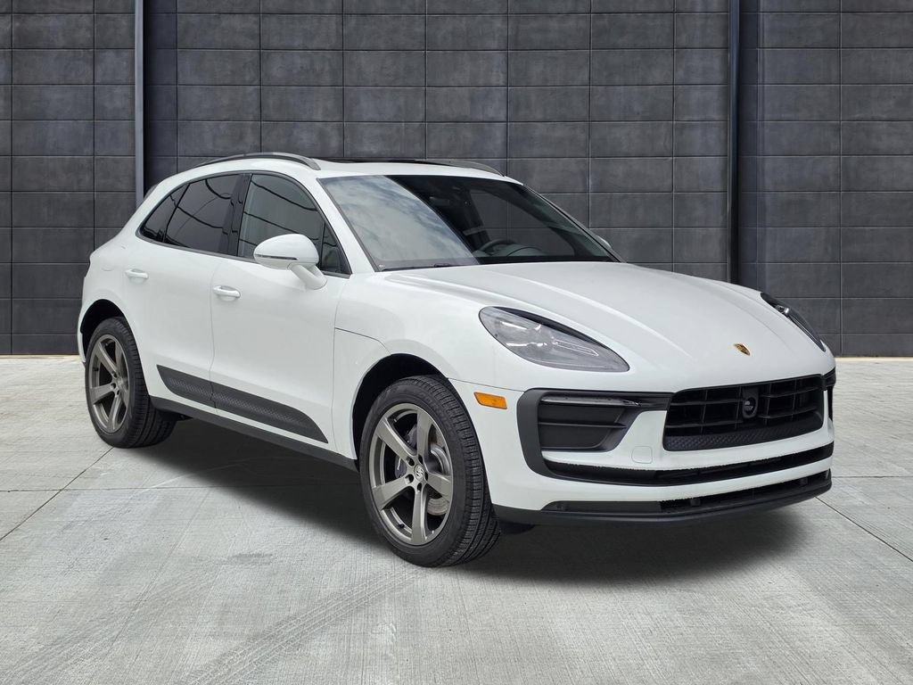 Certified 2026 Porsche Macan AWD/4WD image 6