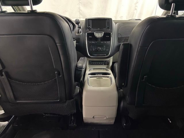 Used 2012 Chrysler Town & Country Touring-L w/ Premium Group FWD image 33