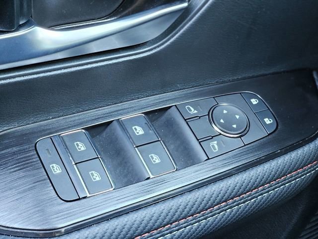 Certified 2025 Nissan Kicks SR w/ Illumination Package image 21