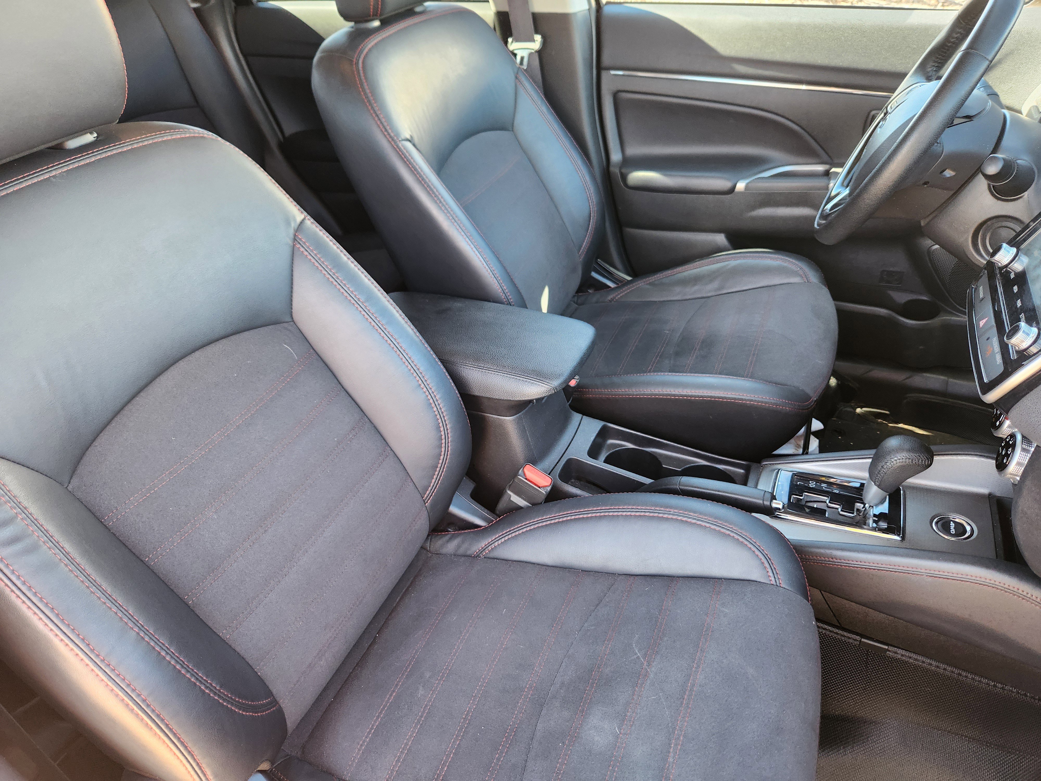 Used 2023 Mitsubishi Outlander Sport SE image 11