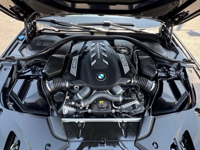 Used 2020 BMW M550i xDrive AWD/4WD image 2
