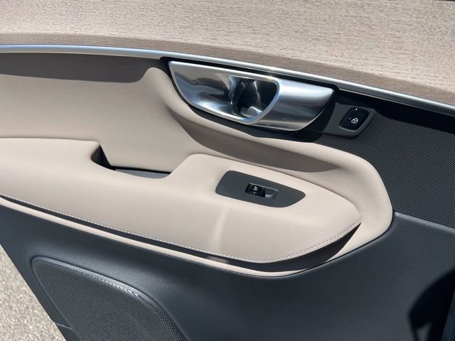 New 2026 Volvo XC90 B5 Core image 25