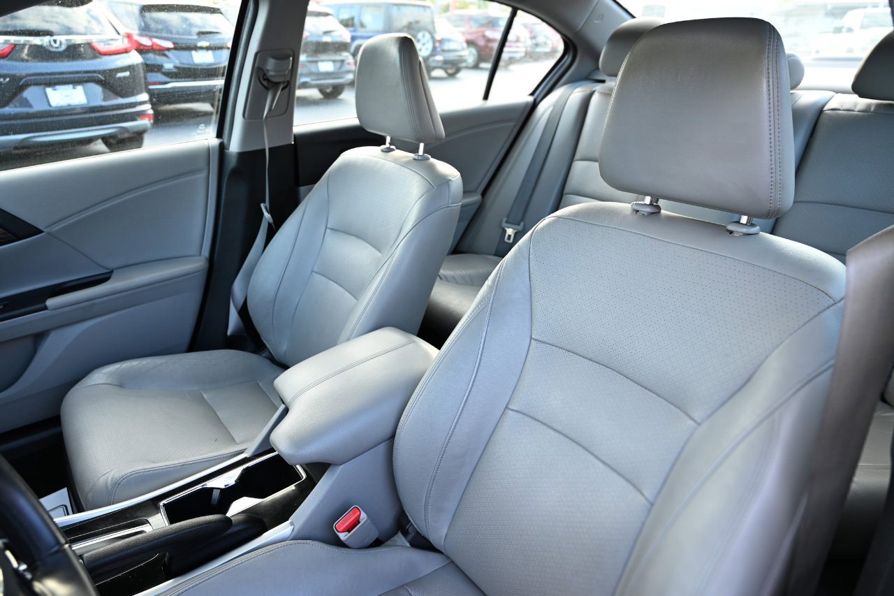 Used 2016 Honda Accord Touring image 21