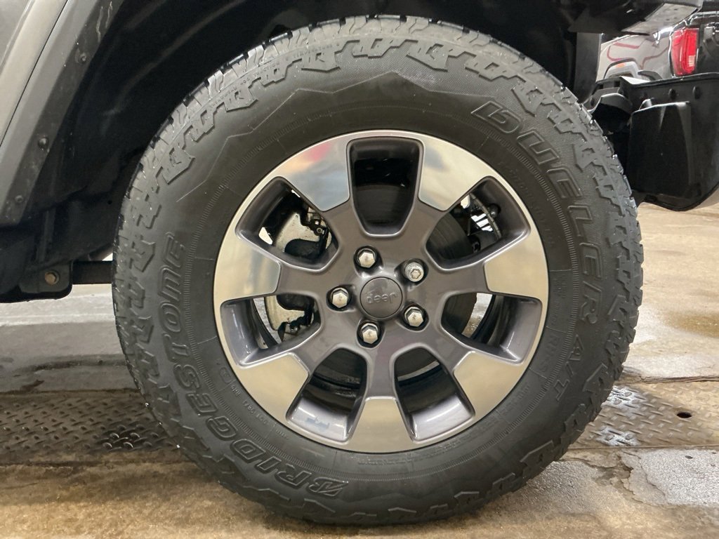 Used 2018 Jeep Wrangler Unlimited Sahara w/ Dual Top Group image 30