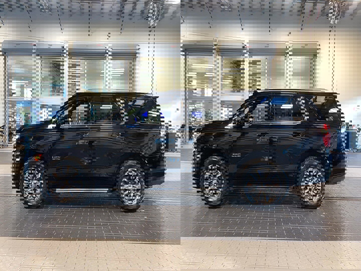 Used 2022 Chevrolet Tahoe LT w/ LT Signature Plus Package image 4