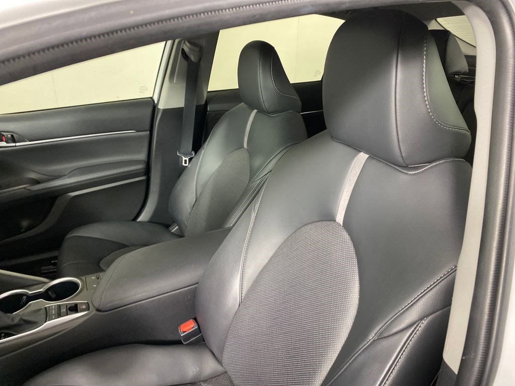 Used 2023 Toyota Camry XLE image 8