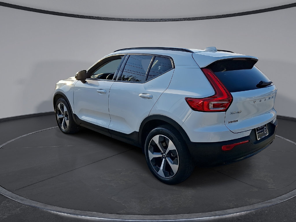 Certified 2026 Volvo XC40 B5 Plus AWD/4WD image 28