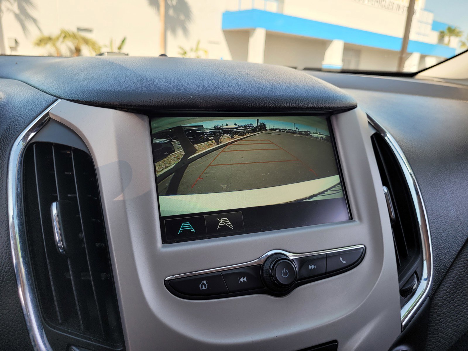 Used 2018 Chevrolet Cruze LS image 16