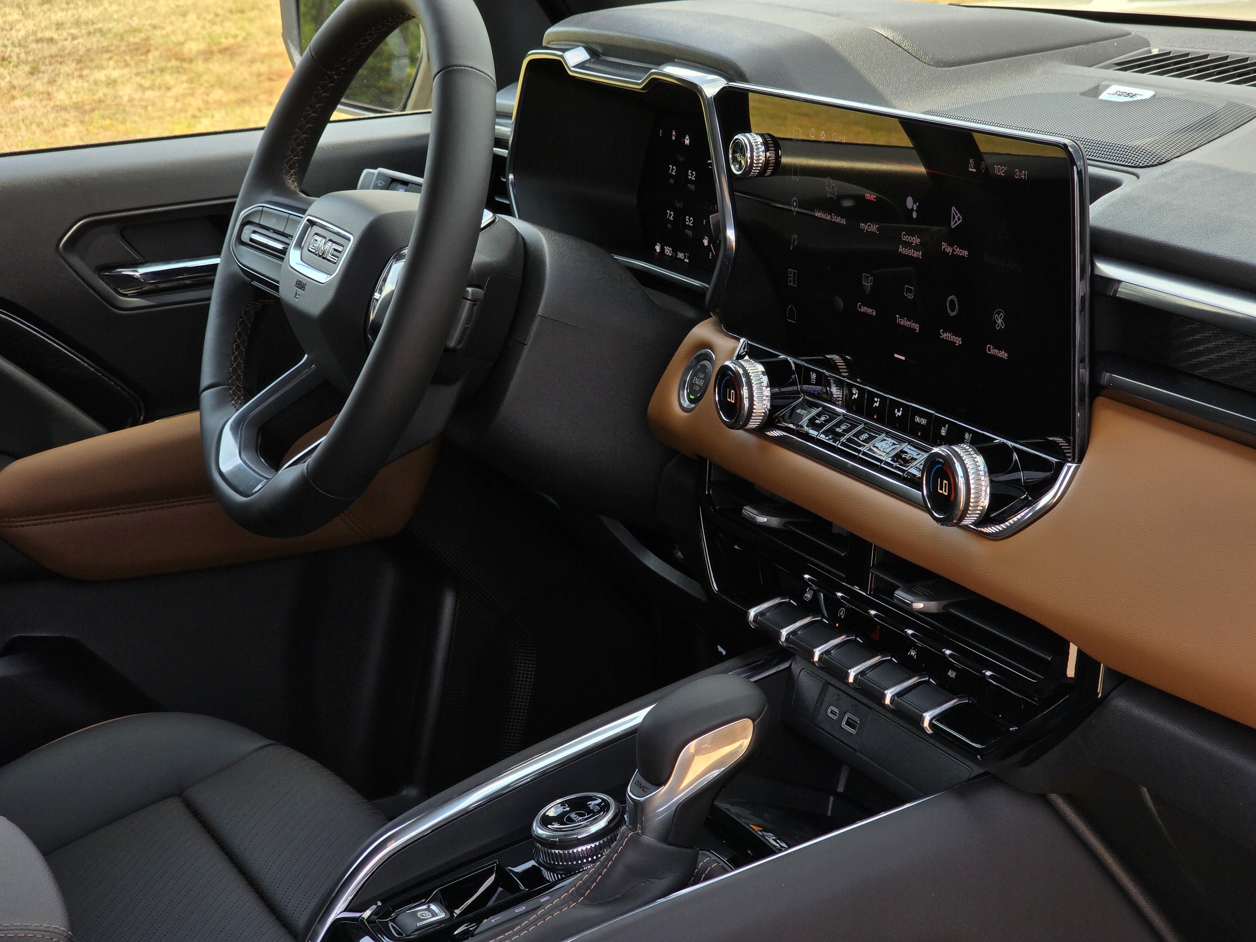 New 2026 GMC Canyon AT4 w/ Technology Plus Package AWD/4WD image 8