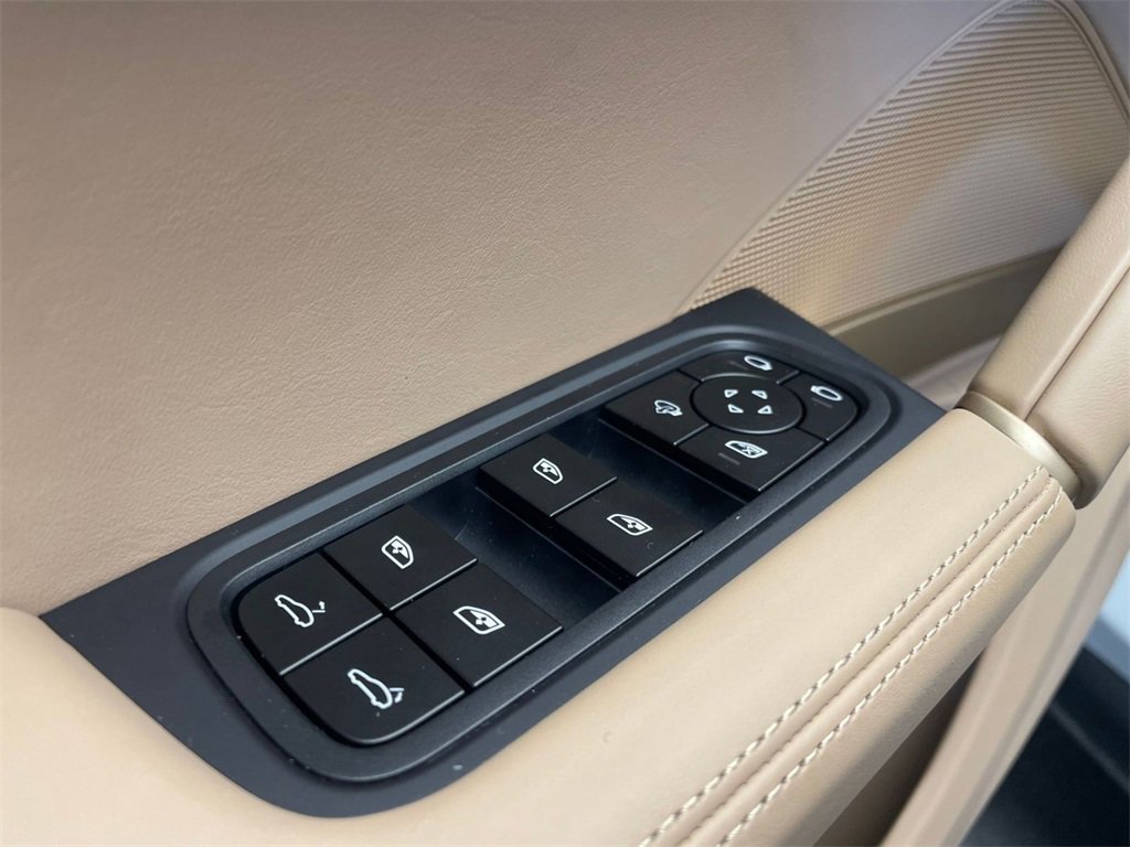 Used 2026 Porsche Cayenne S image 23