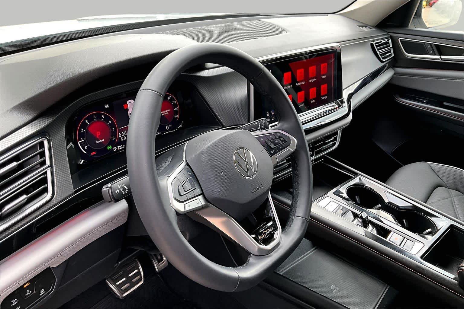Used 2024 Volkswagen Atlas Peak Edition SE AWD/4WD image 18