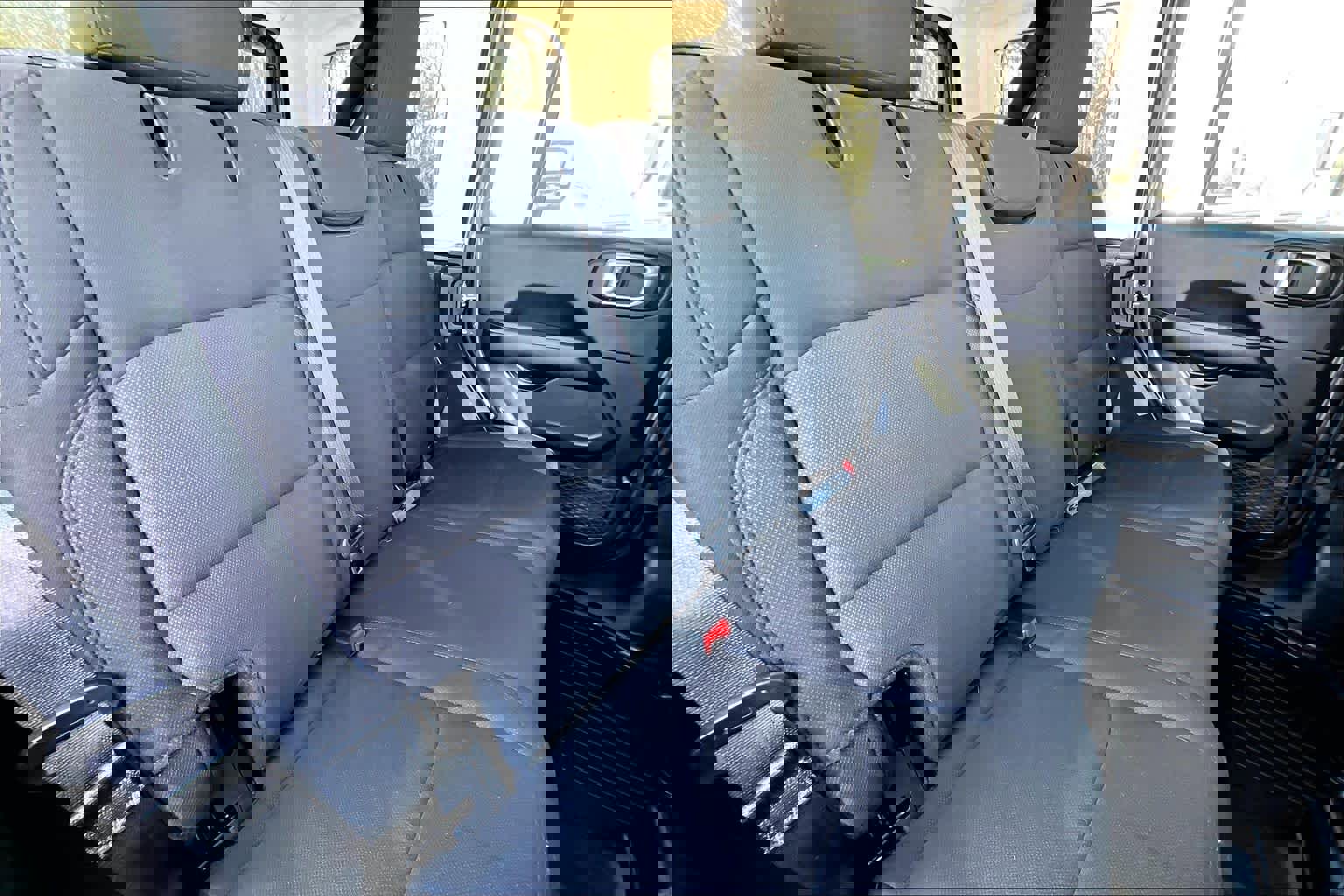 Used 2019 Jeep Wrangler Unlimited Sahara image 19