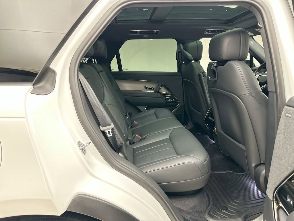 Certified 2024 Land Rover Range Rover Sport SE image 19
