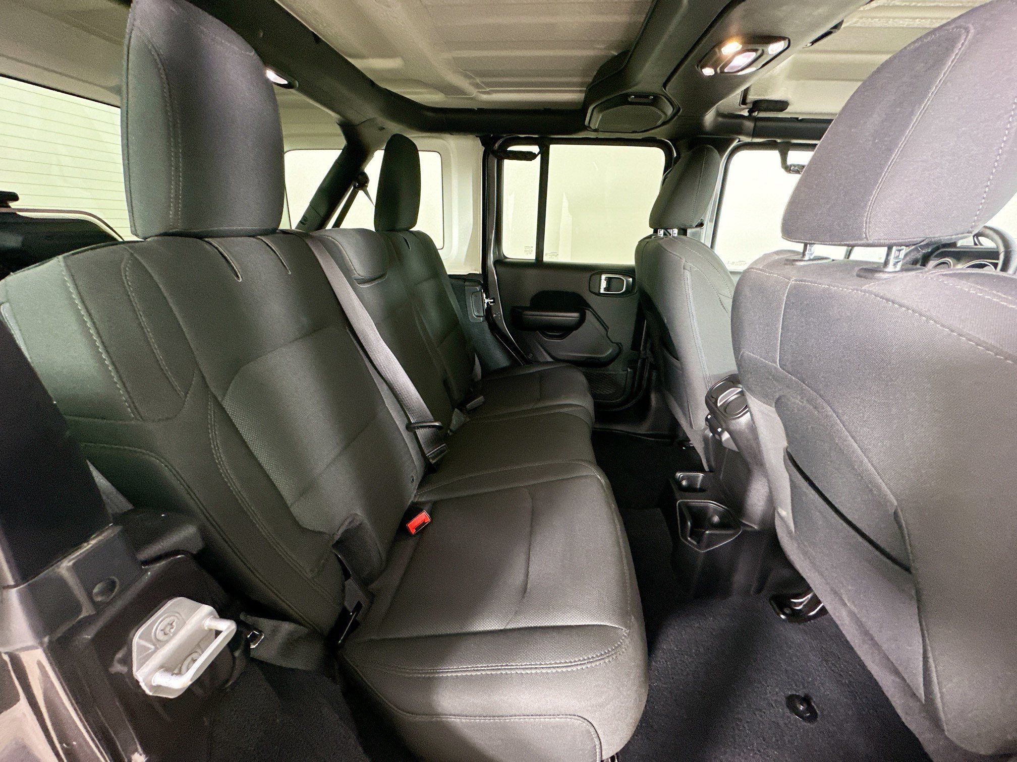 Used 2019 Jeep Wrangler Unlimited Sport S AWD/4WD image 38