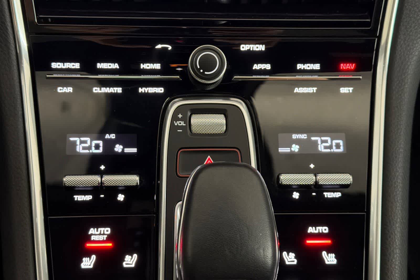 Used 2019 Porsche Panamera 4 w/ Premium Package AWD/4WD image 20