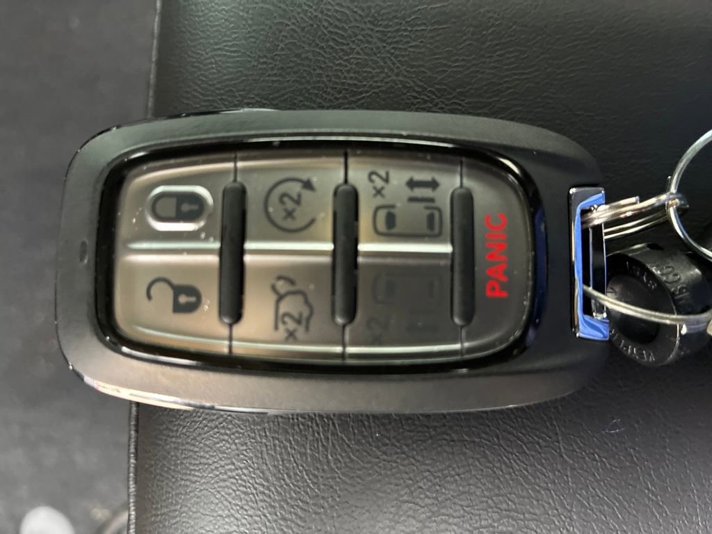 New 2026 Chrysler Pacifica Select AWD/4WD image 29