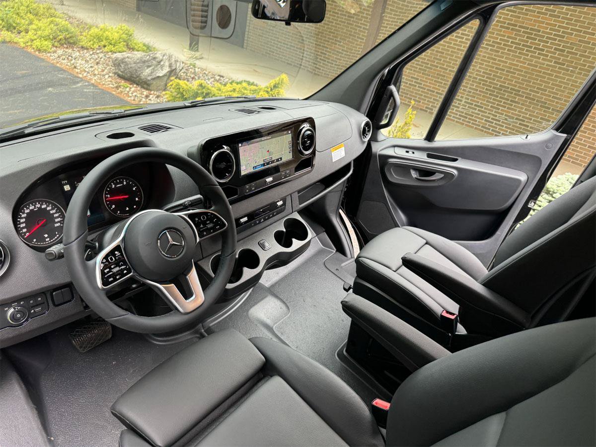Used 2024 Mercedes-Benz Sprinter 3500 image 5