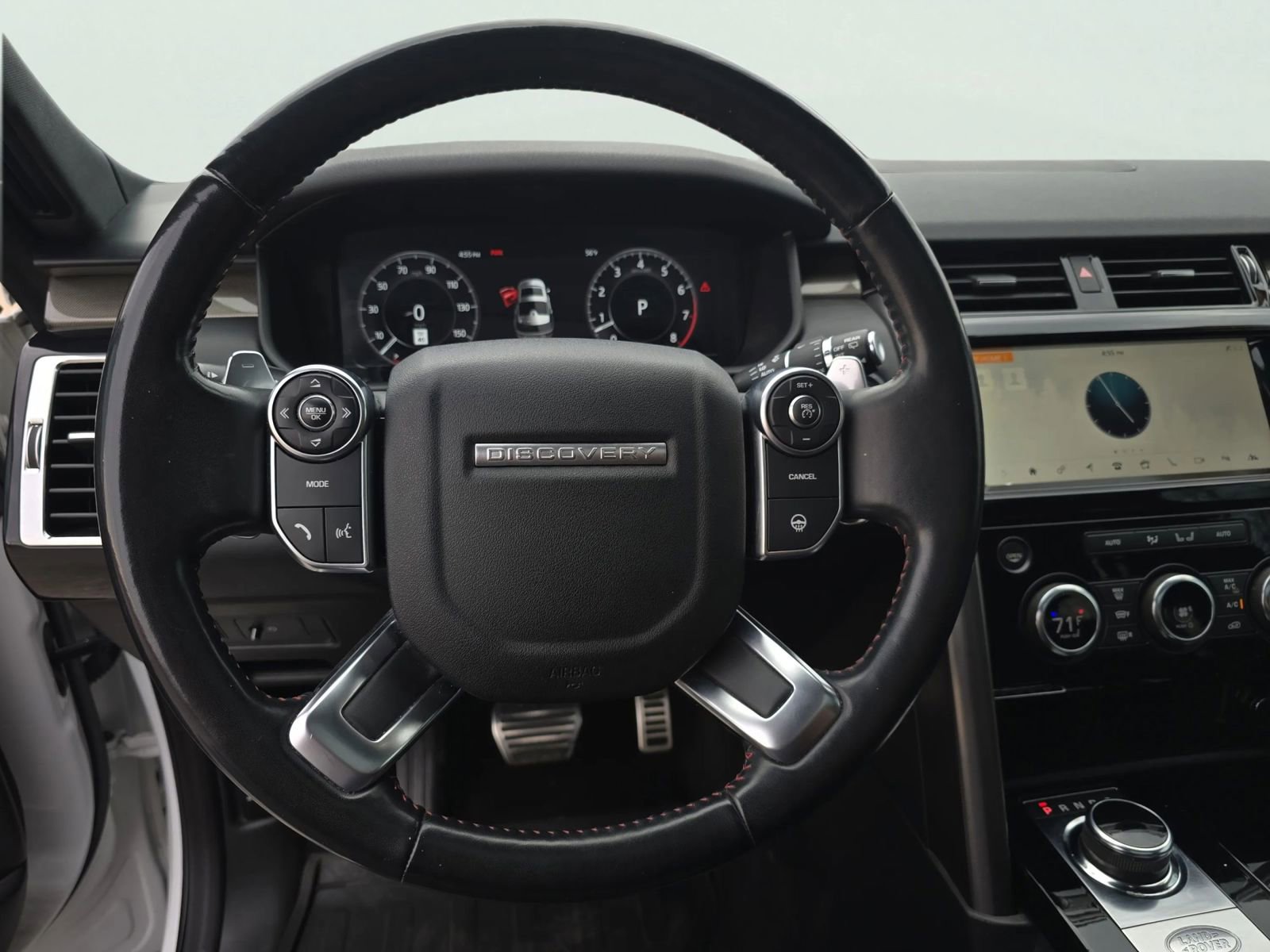 Used 2018 Land Rover Discovery HSE Luxury image 25