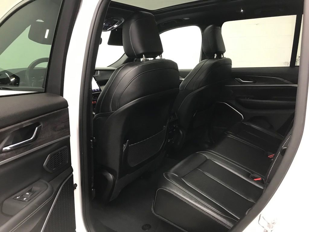 Used 2024 Jeep Grand Cherokee Limited 4xe image 27