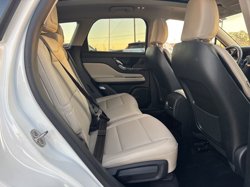 Used 2025 Lincoln Corsair AWD w/ Equipment Group 101A image 13