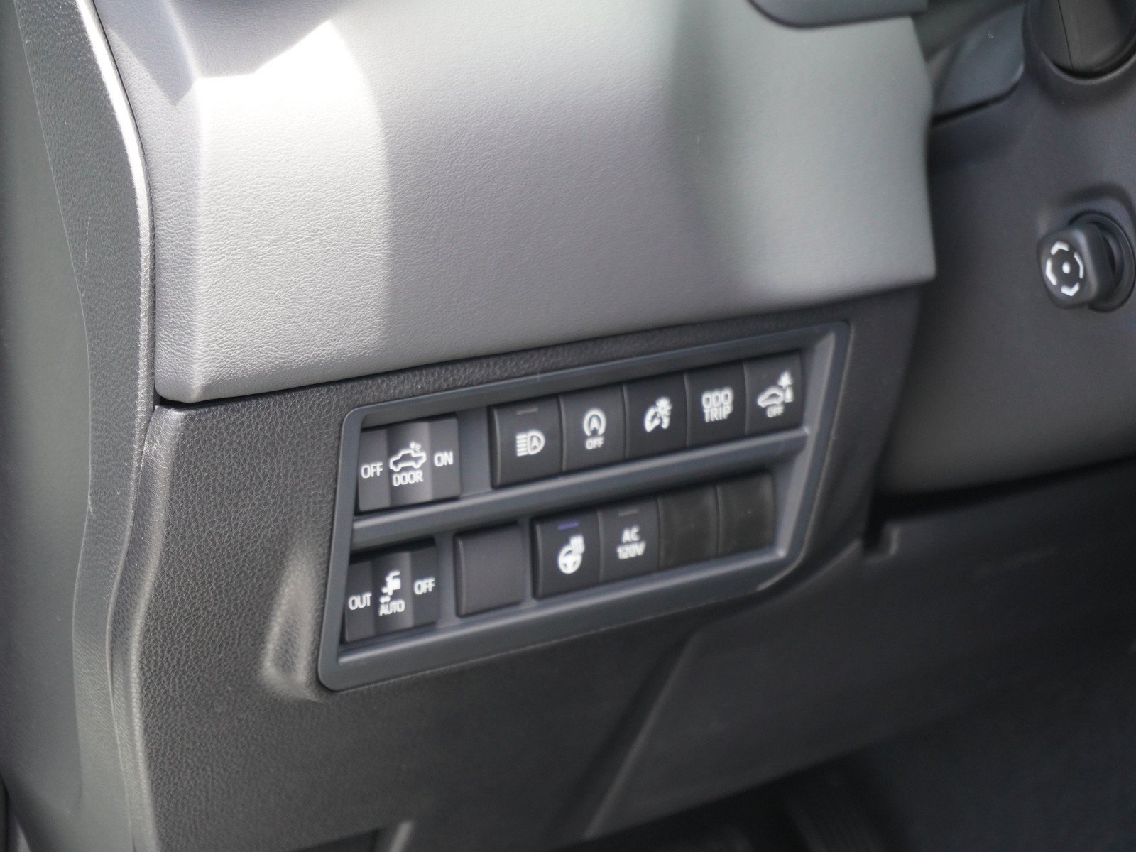 New 2026 Toyota Tundra Platinum AWD/4WD image 25