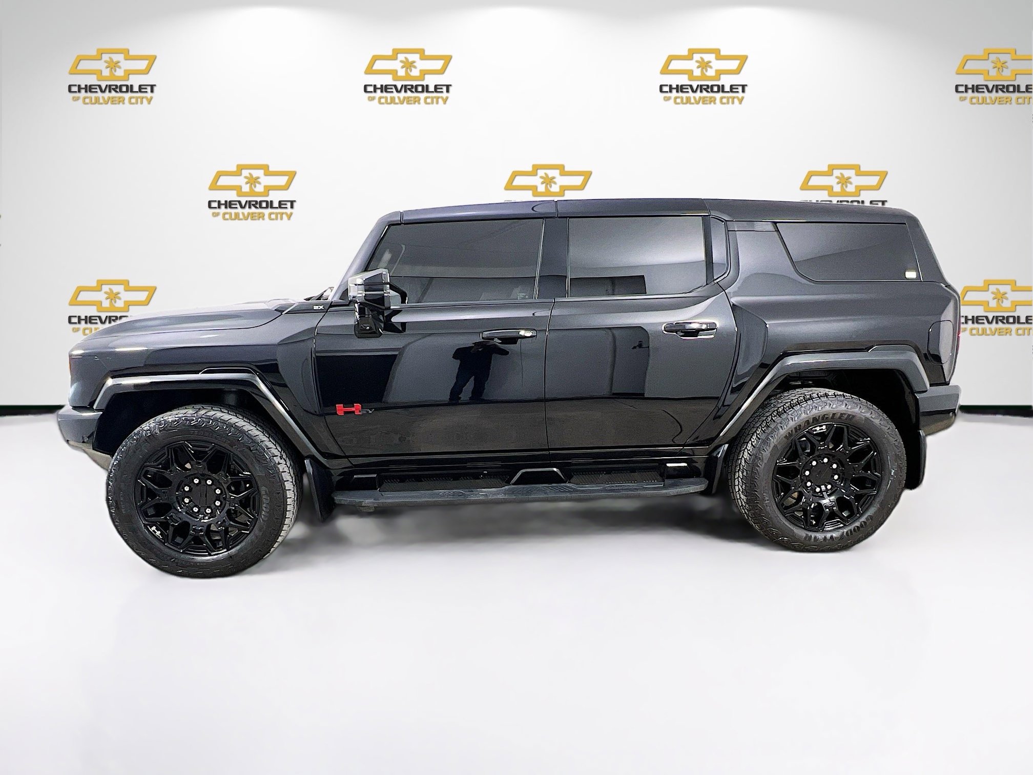 Used 2024 GMC Hummer EV 2X w/ LPO, Sport Package image 4