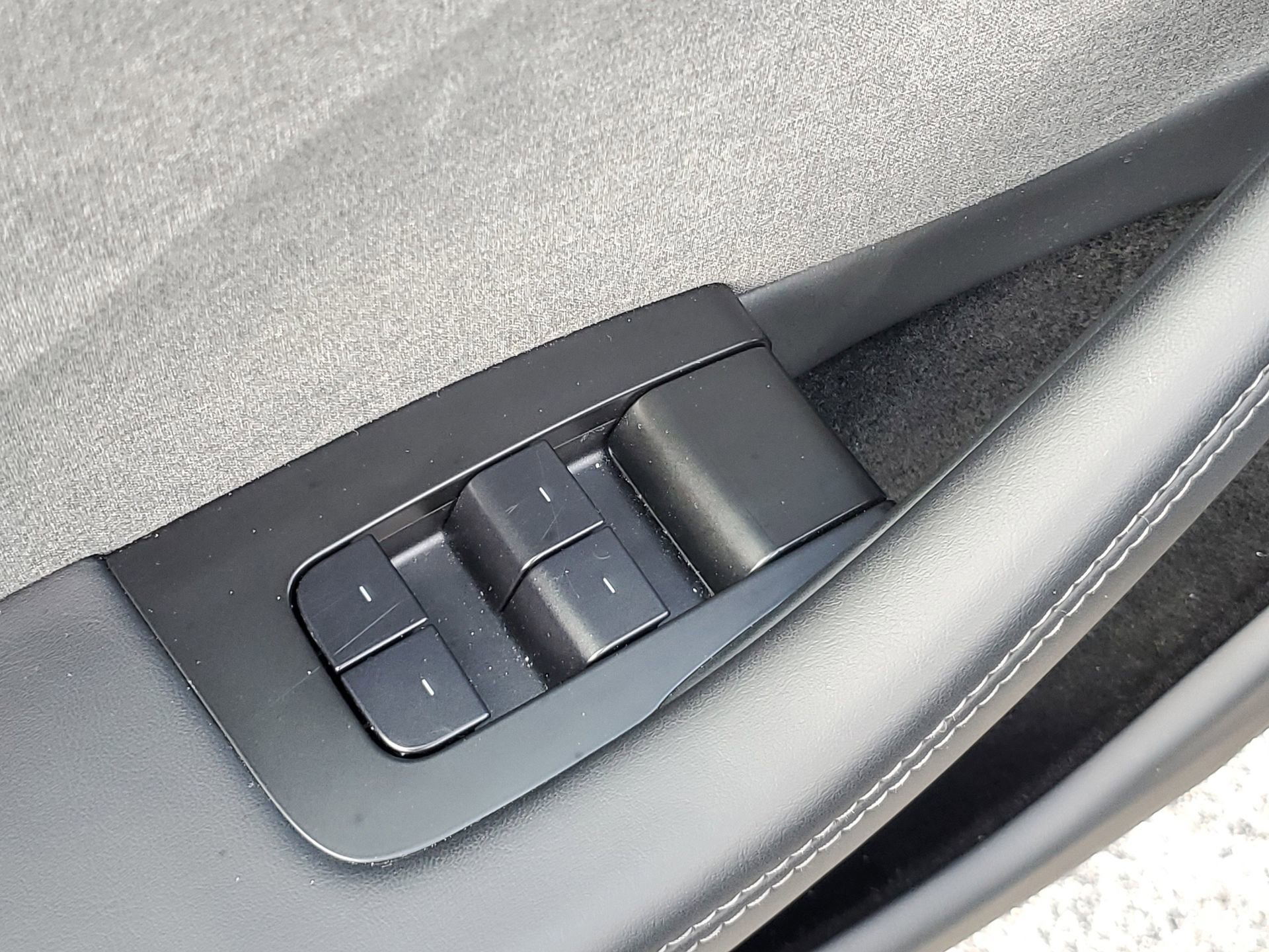 Used 2025 Tesla Model 3 image 18