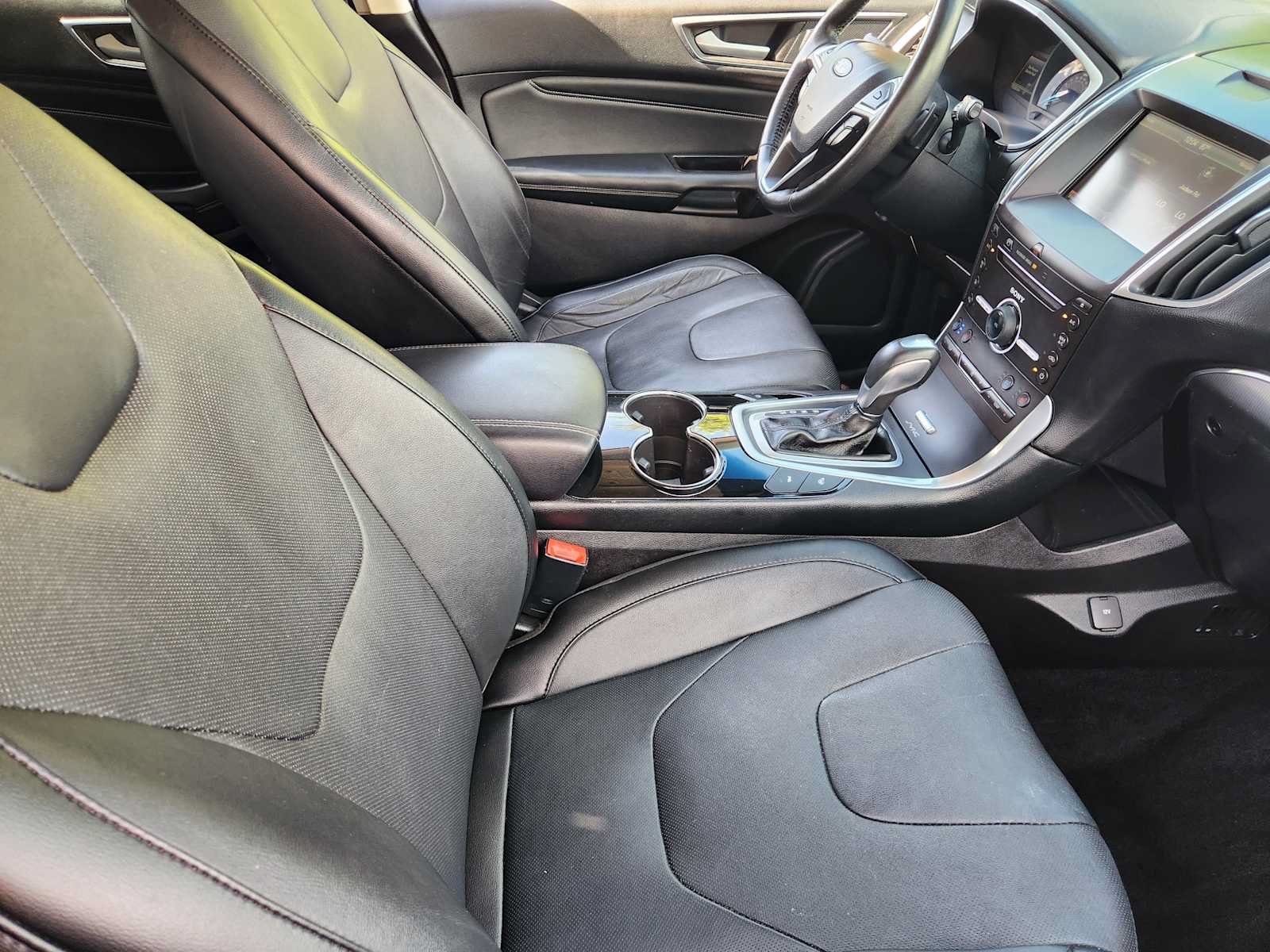 Used 2015 Ford Edge Titanium w/ Equipment Group 302A AWD/4WD image 13