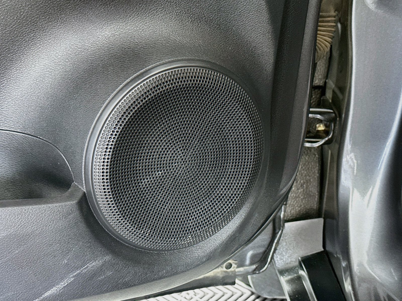 Certified 2022 Nissan Kicks S FWD image 18