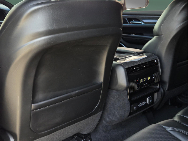 Used 2022 Jeep Wagoneer Series III RWD image 32