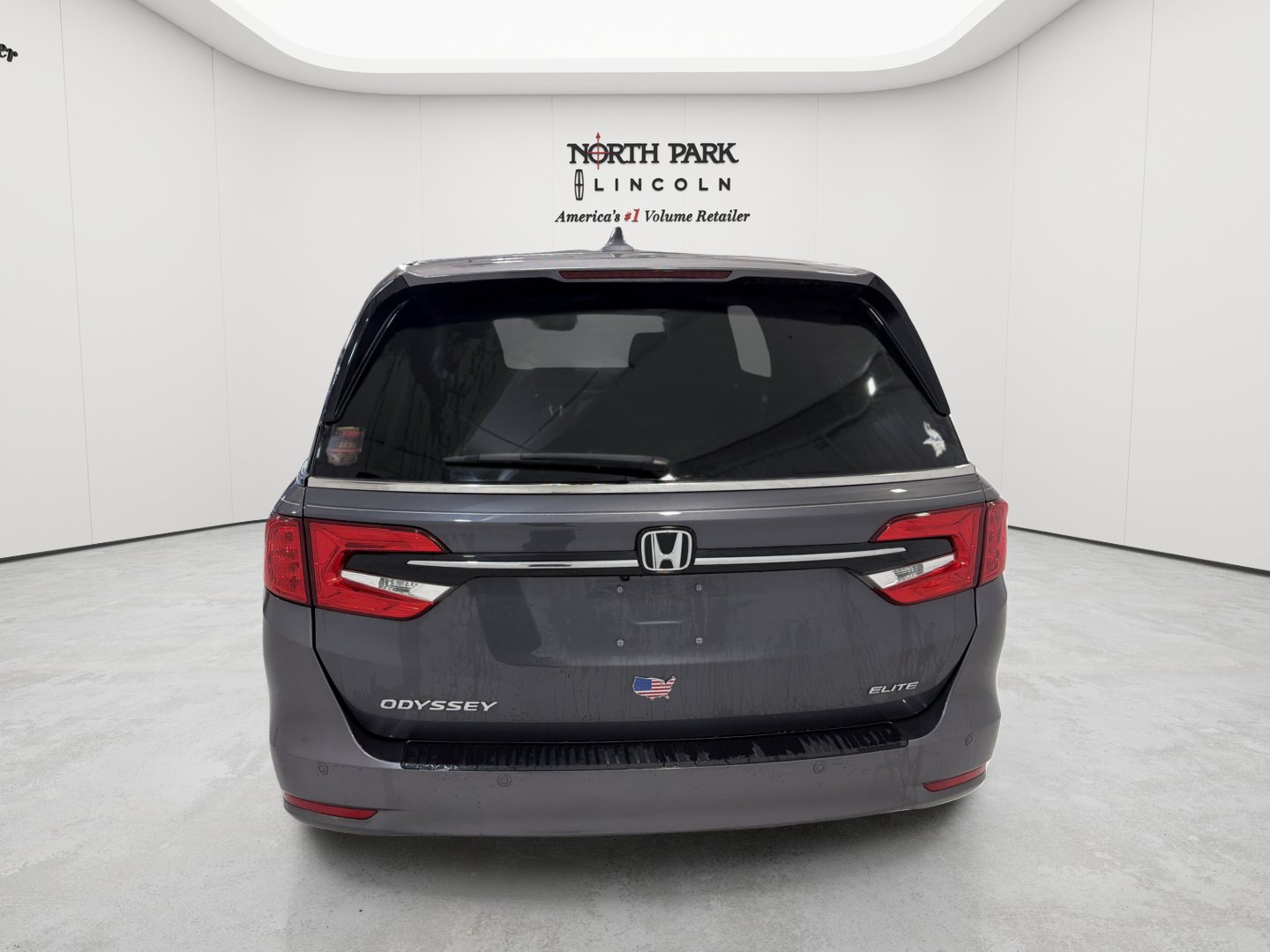 Used 2024 Honda Odyssey Elite image 4